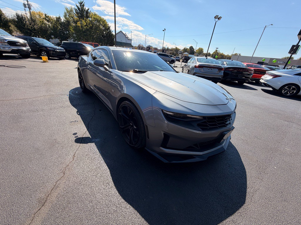 2022 Chevrolet Camaro Image 2