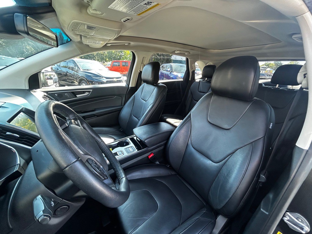 2019 Ford Edge Image 3