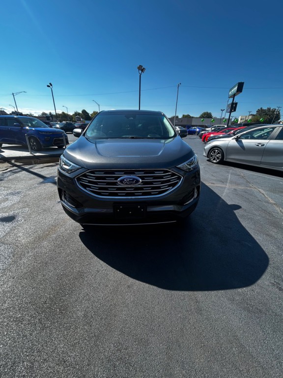 2019 Ford Edge Image 4