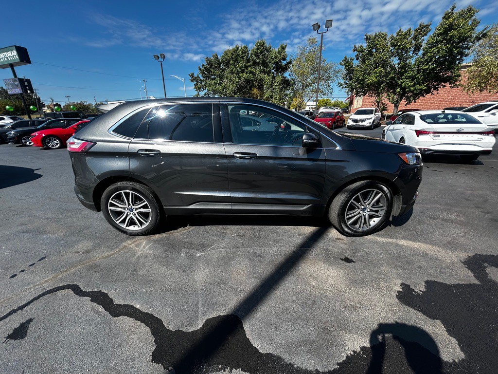 2019 Ford Edge Image 6