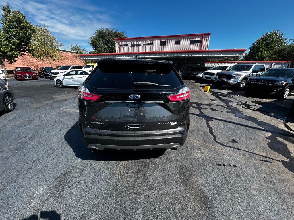 2019 Ford Edge Image 8
