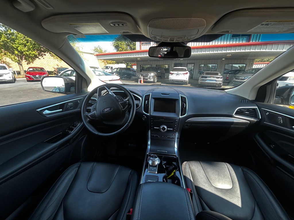 2019 Ford Edge Image 11