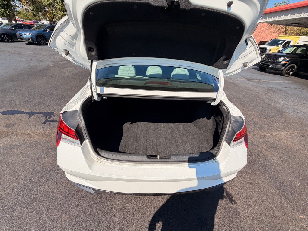 2021 Hyundai Elantra Image 5