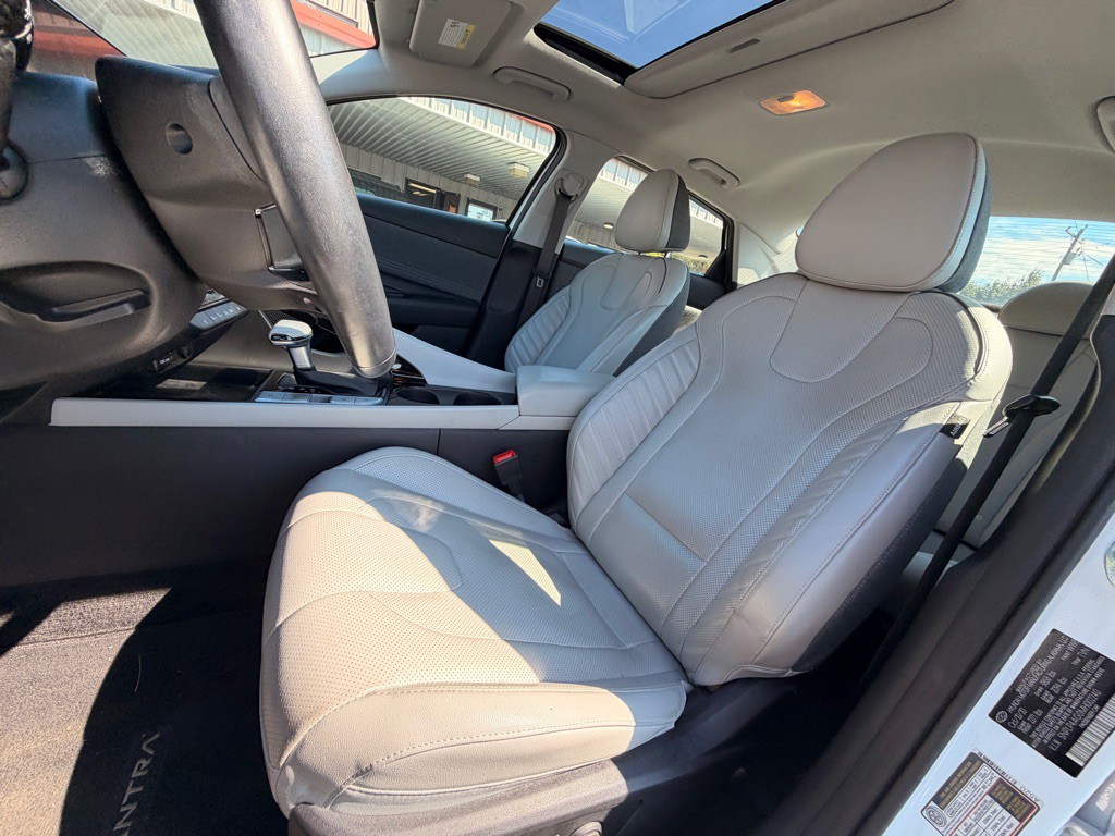 2021 Hyundai Elantra Image 8