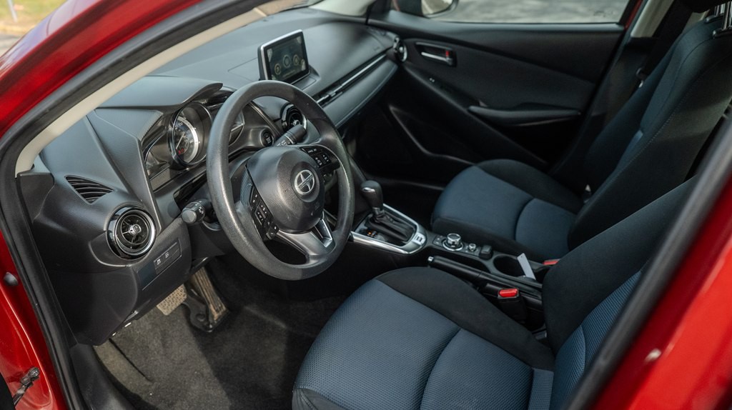 2016 Scion iA Image 9