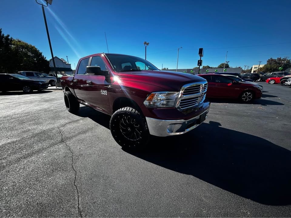 2016 RAM 1500 Image 2