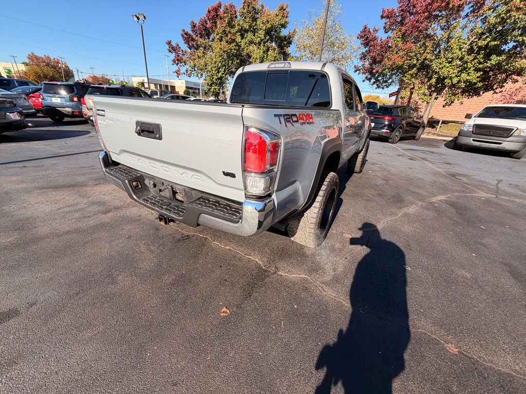 2020 Toyota Tacoma Image 8