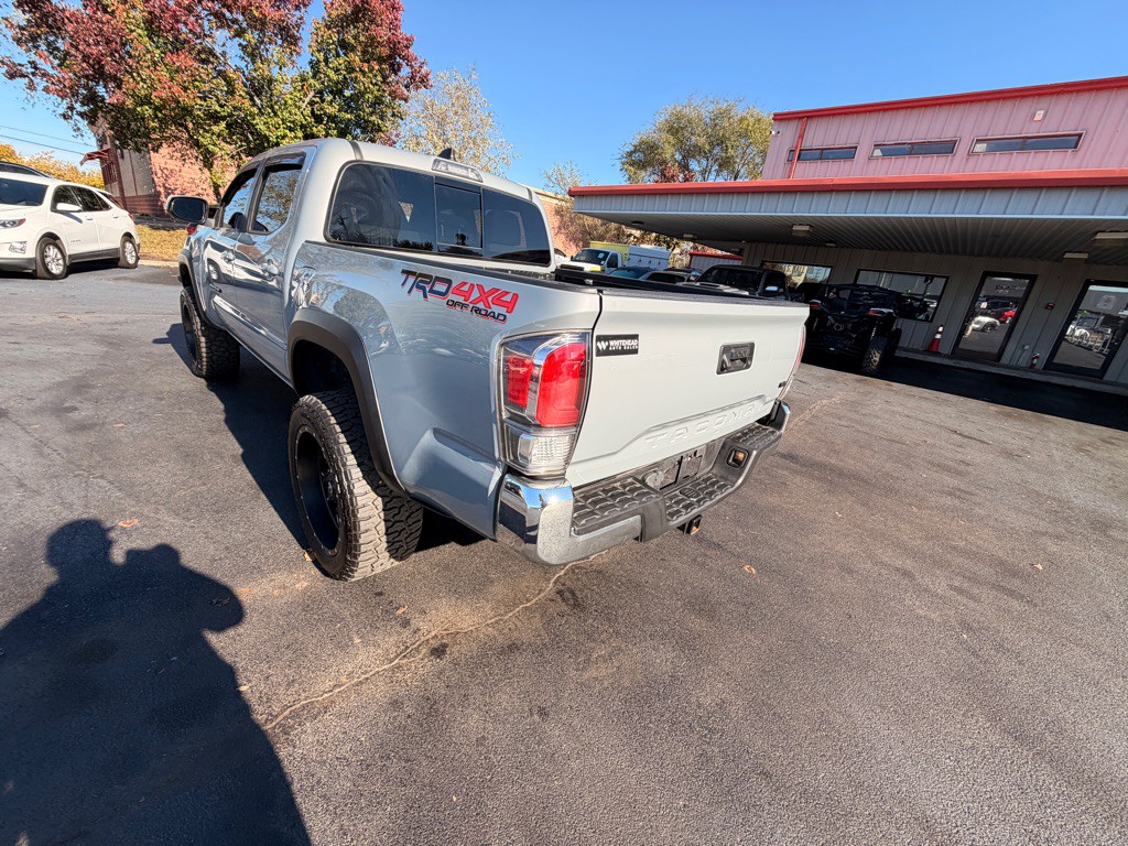 2020 Toyota Tacoma Image 9