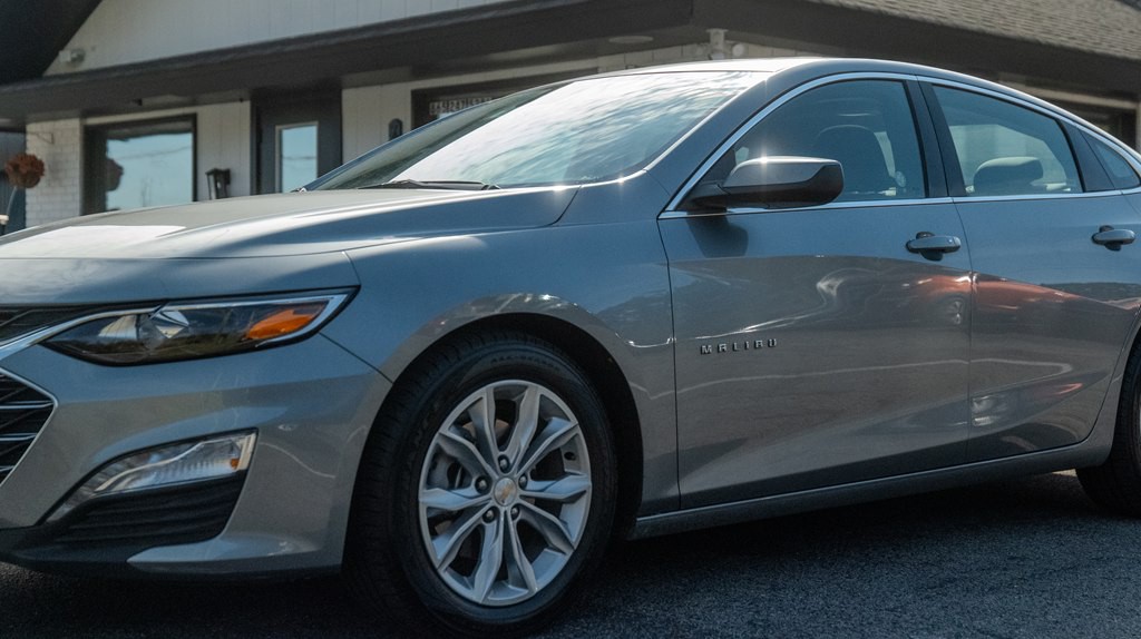 2024 Chevrolet Malibu Image 2