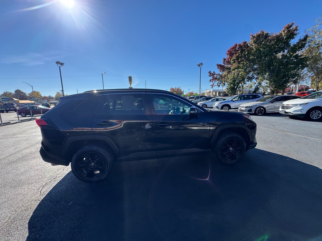 2021 Toyota Rav4 Image 3