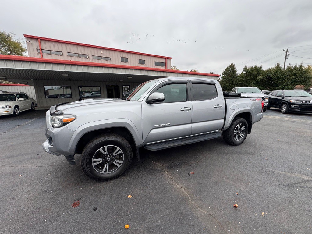 2018 Toyota Tacoma Image 3