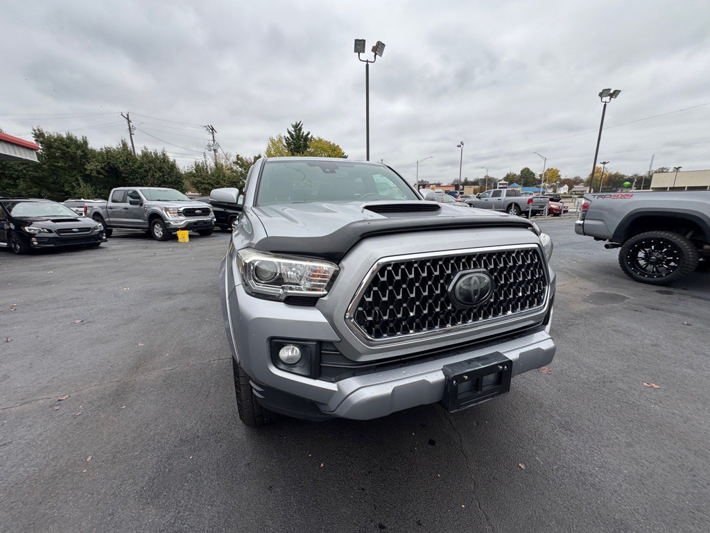 2018 Toyota Tacoma Image 4