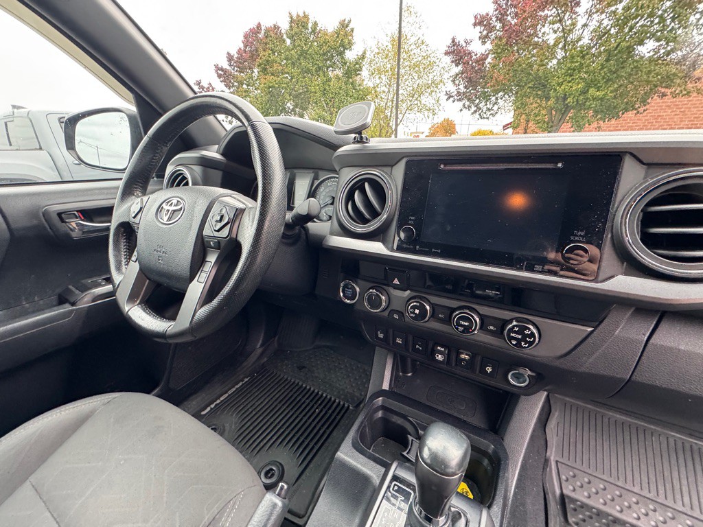 2018 Toyota Tacoma Image 11