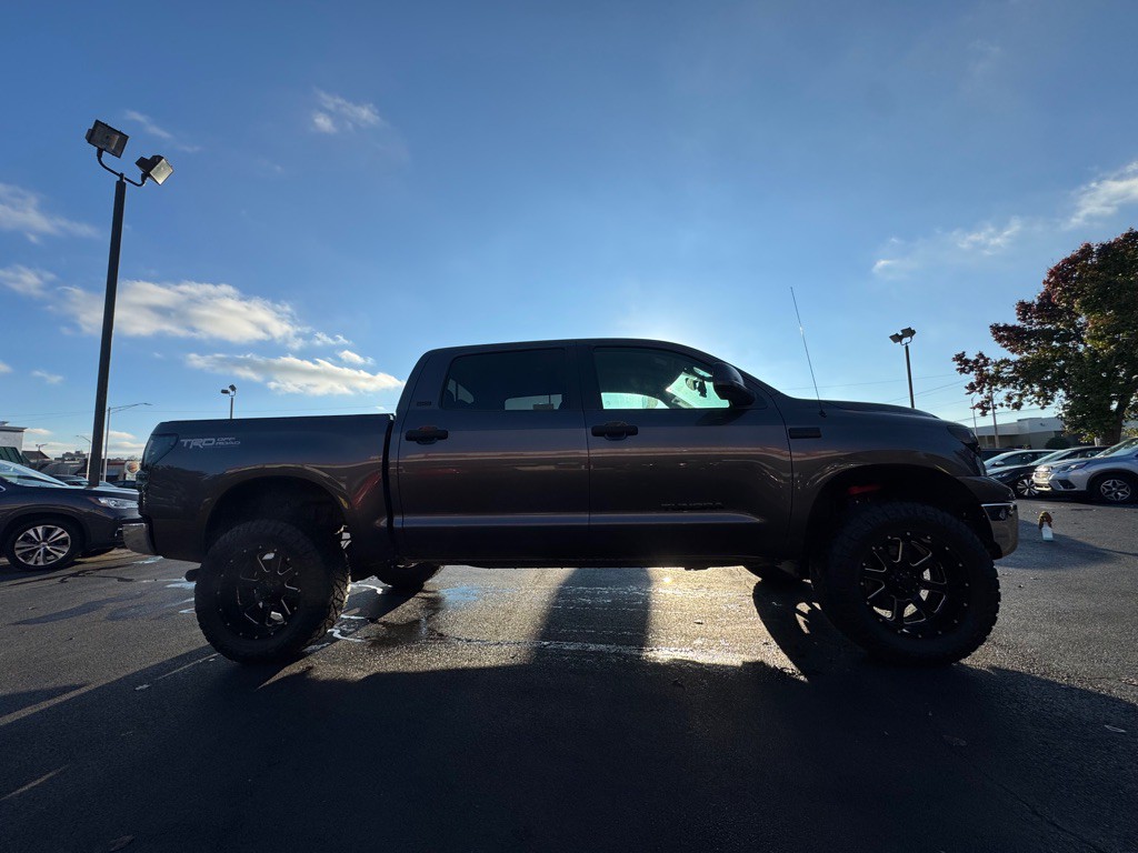 2011 Toyota Tundra Image 2