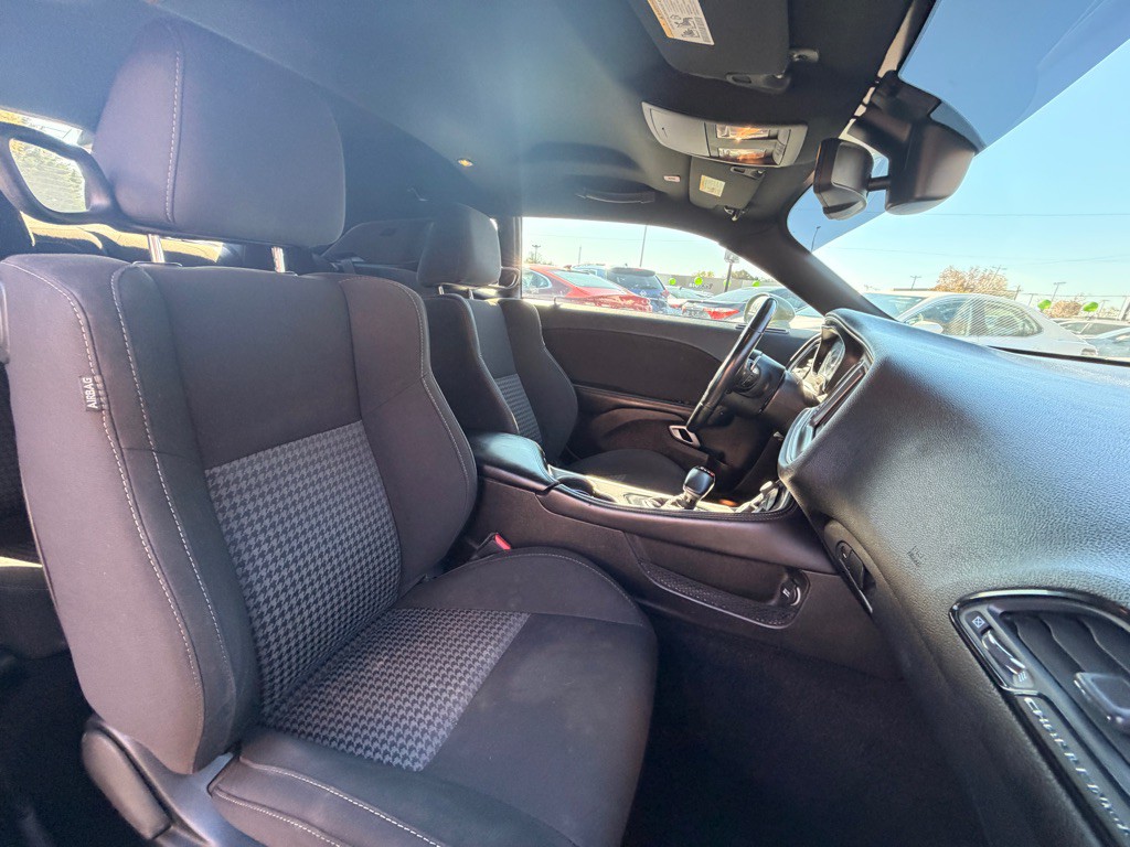 2021 Dodge Challenger Image 7