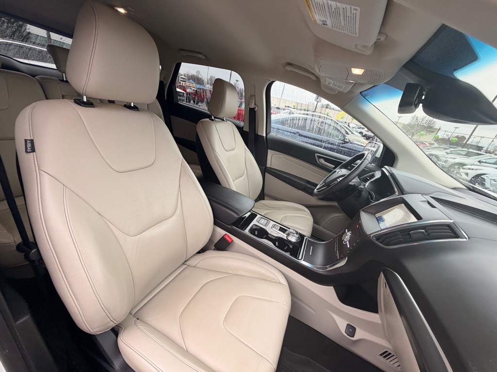 2020 Ford Edge Image 5