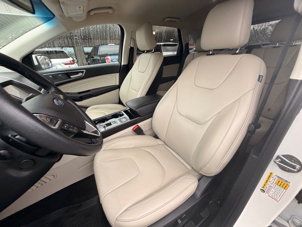 2020 Ford Edge Image 6