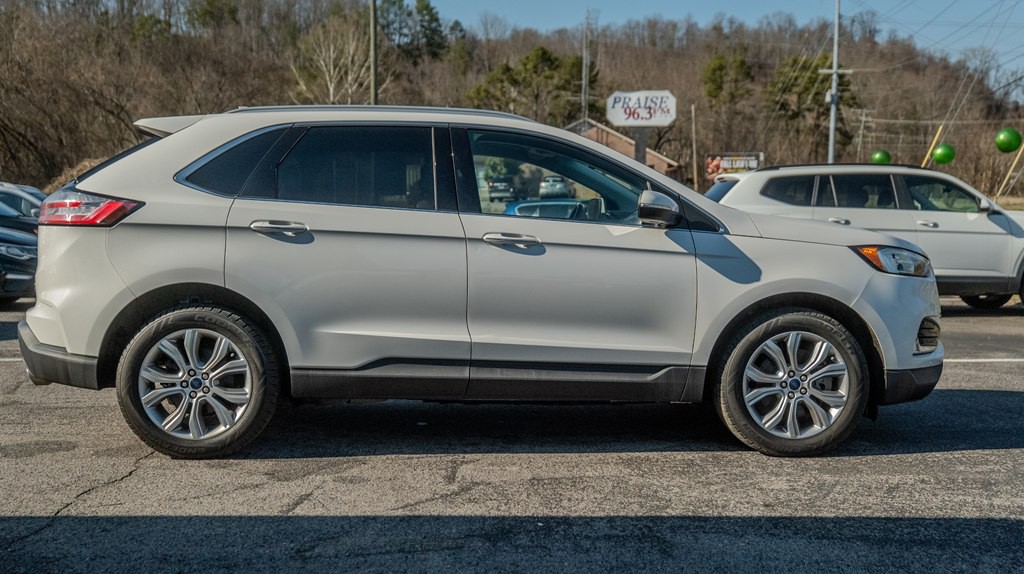 2020 Ford Edge Image 16