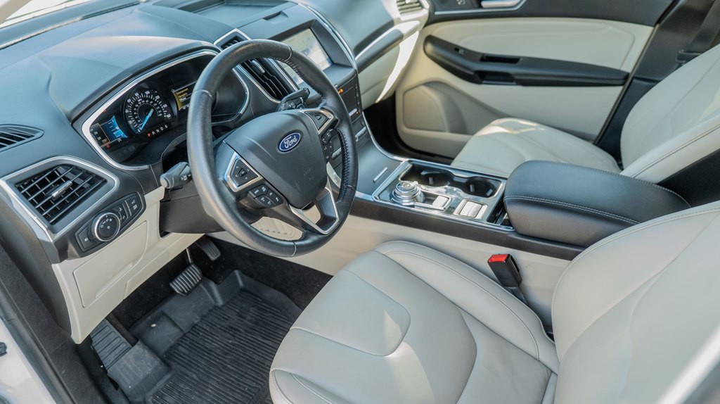 2020 Ford Edge Image 18