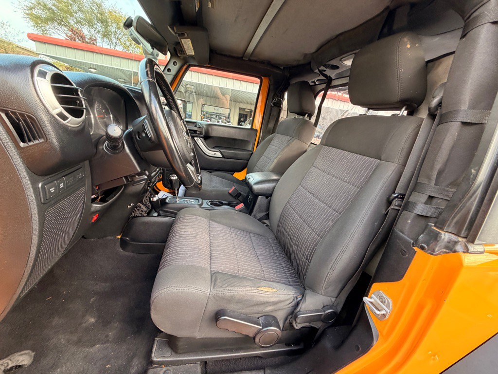 2012 Jeep Wrangler Image 6