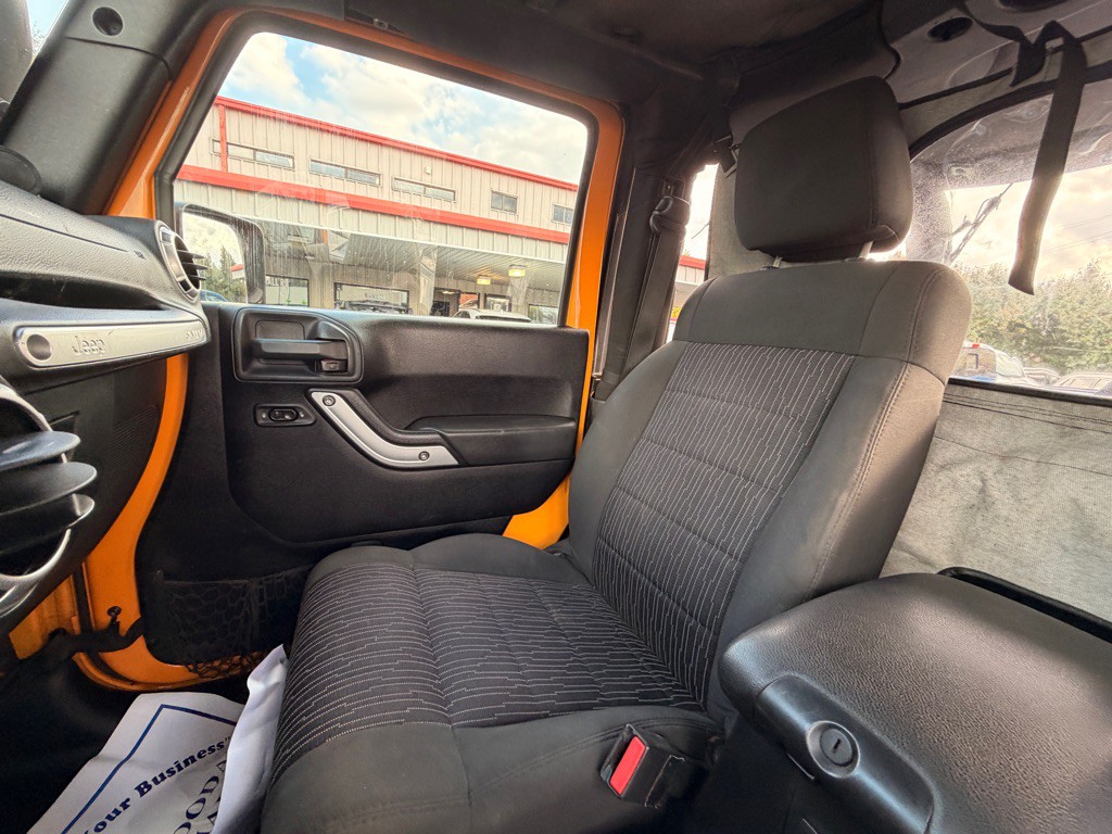 2012 Jeep Wrangler Image 7