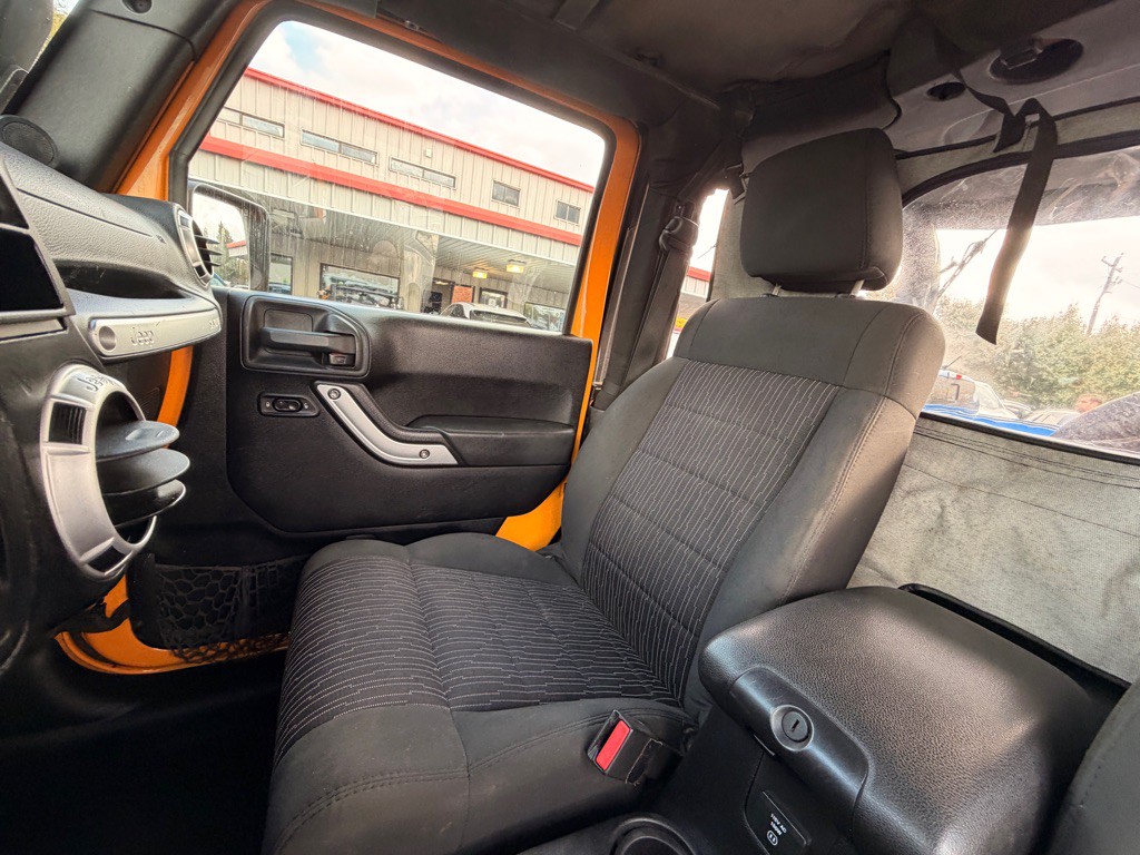 2012 Jeep Wrangler Image 8