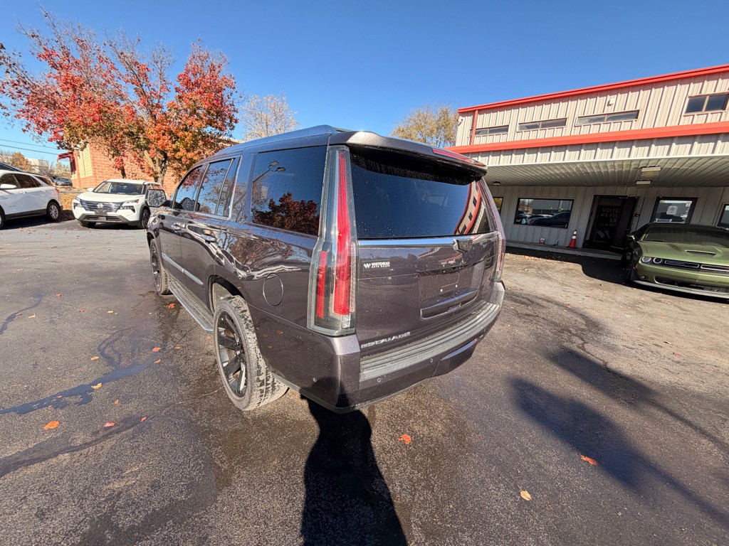 2018 Cadillac Escalade Image 4