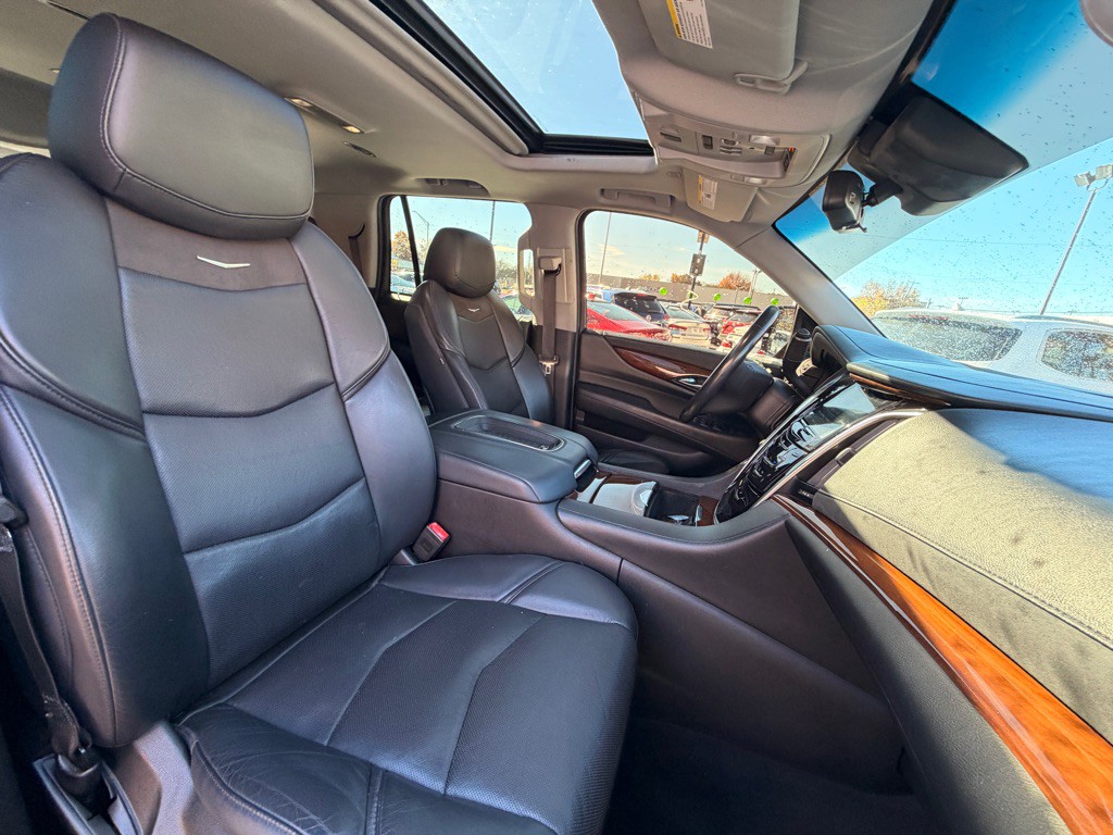 2018 Cadillac Escalade Image 8