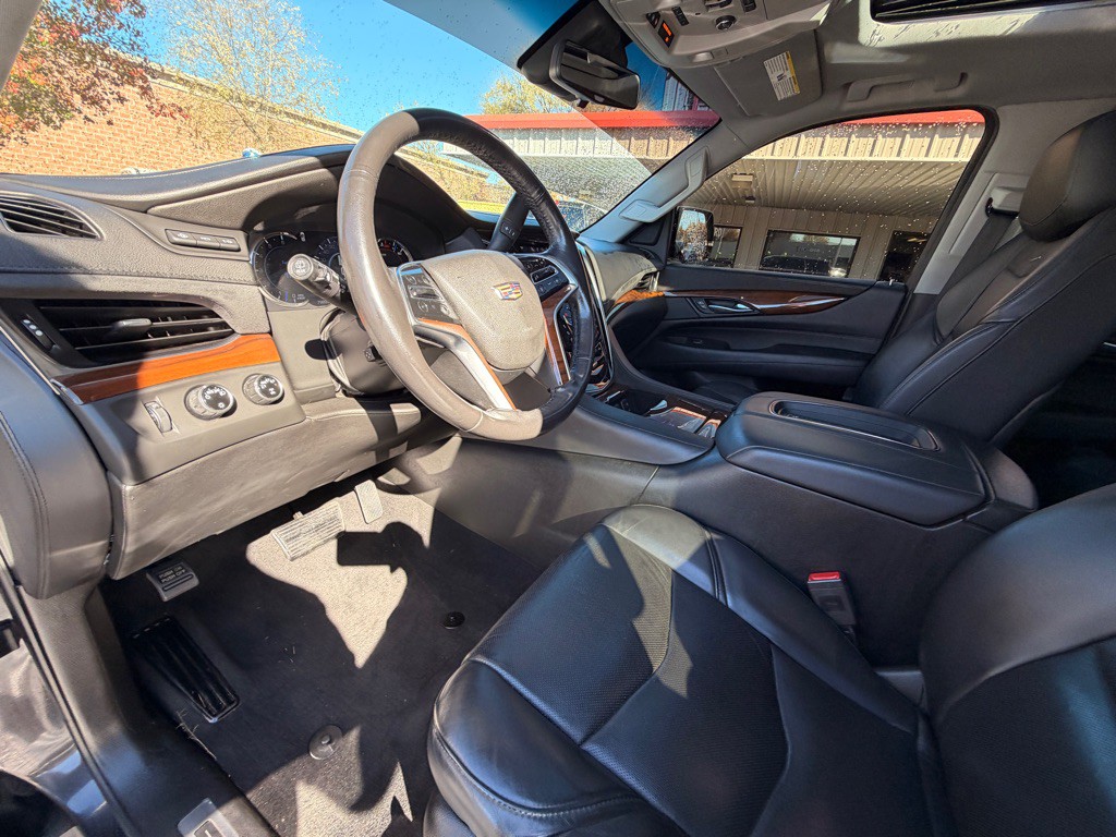 2018 Cadillac Escalade Image 10