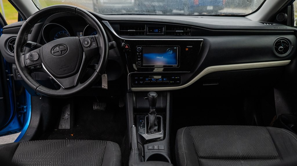 2016 Toyota Corolla Image 11