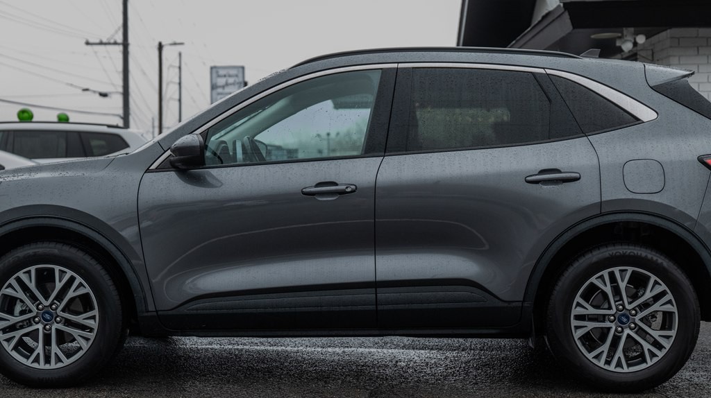 2021 Ford Escape Image 3