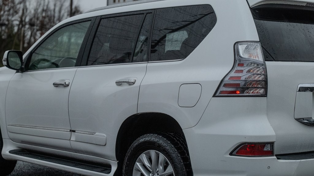 2016 Lexus GX Image 4