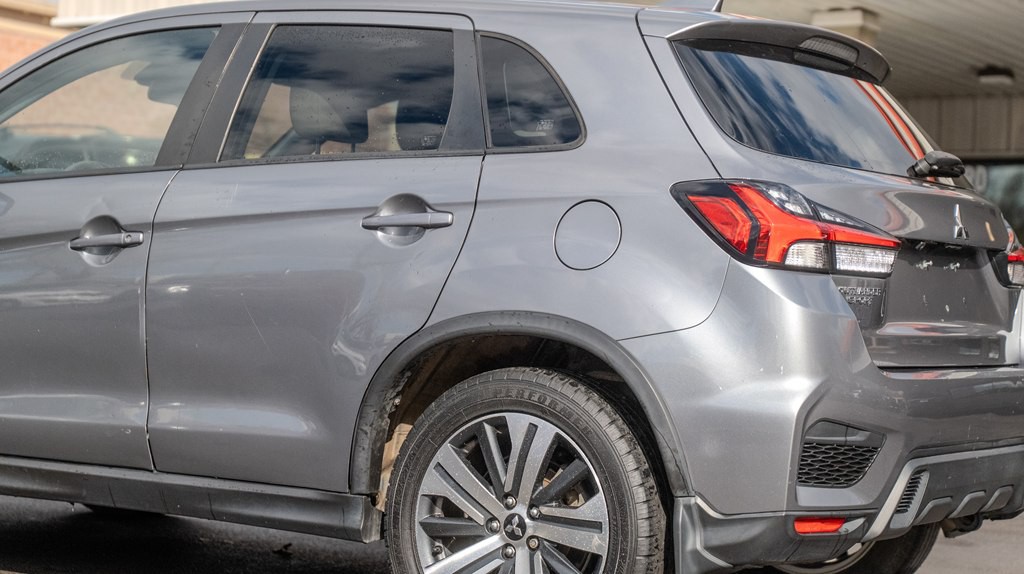 2021 Mitsubishi Outlander Image 4