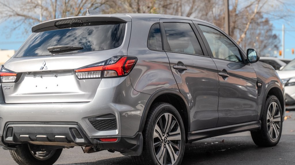 2021 Mitsubishi Outlander Image 6