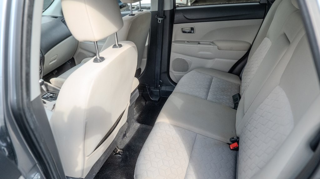 2021 Mitsubishi Outlander Image 10