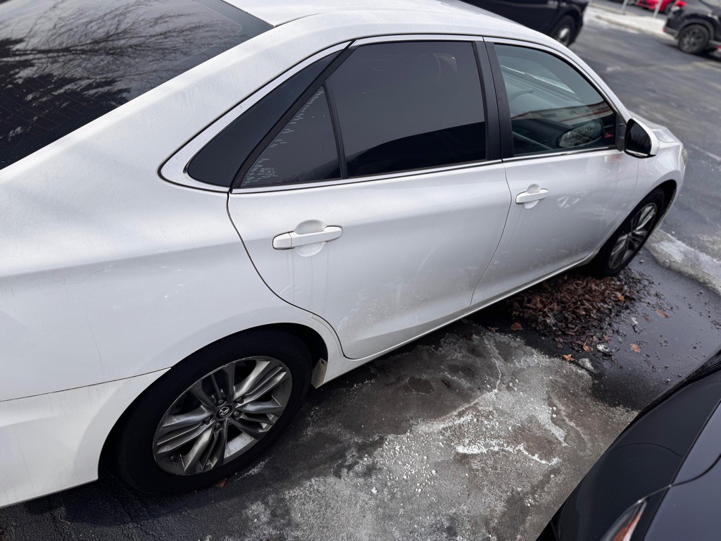 2016 Toyota Camry Image 5