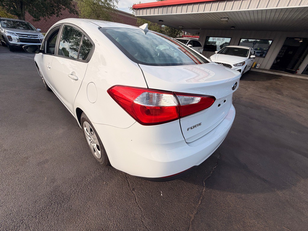 2016 Kia Forte Image 5