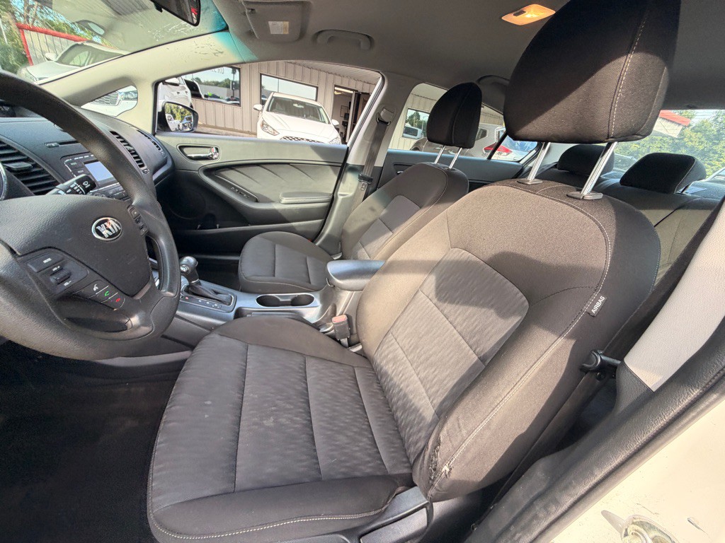 2016 Kia Forte Image 6