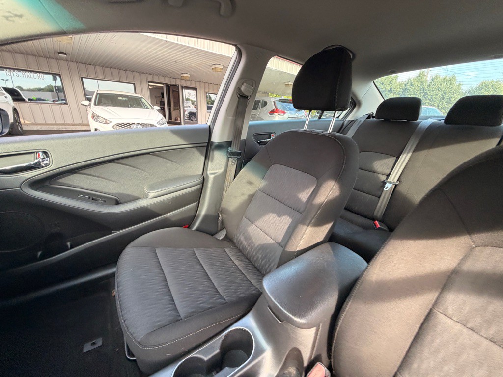 2016 Kia Forte Image 7