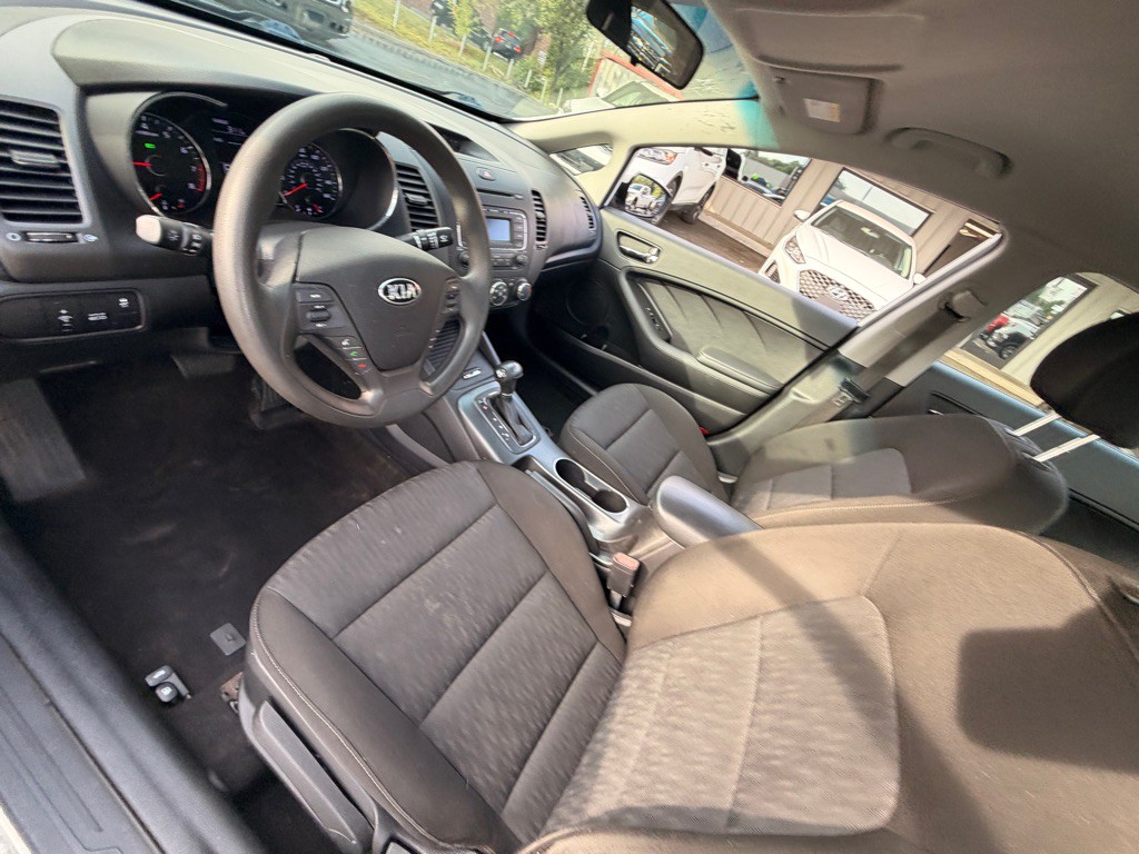2016 Kia Forte Image 8