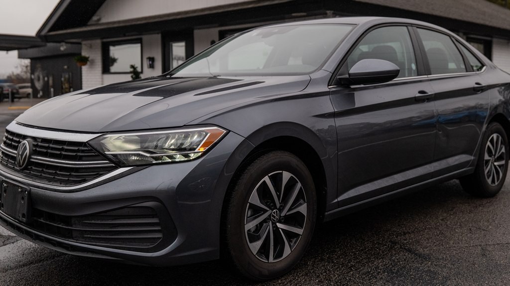 2024 Volkswagen Jetta Image 2