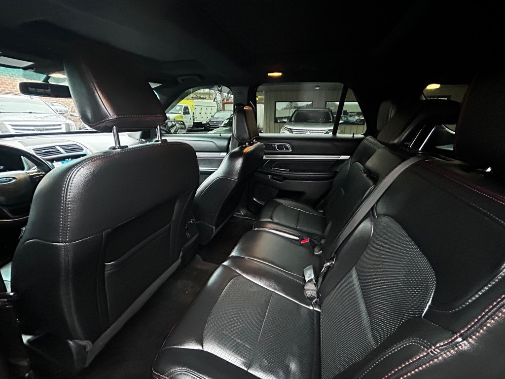 2018 Ford Explorer Image 9