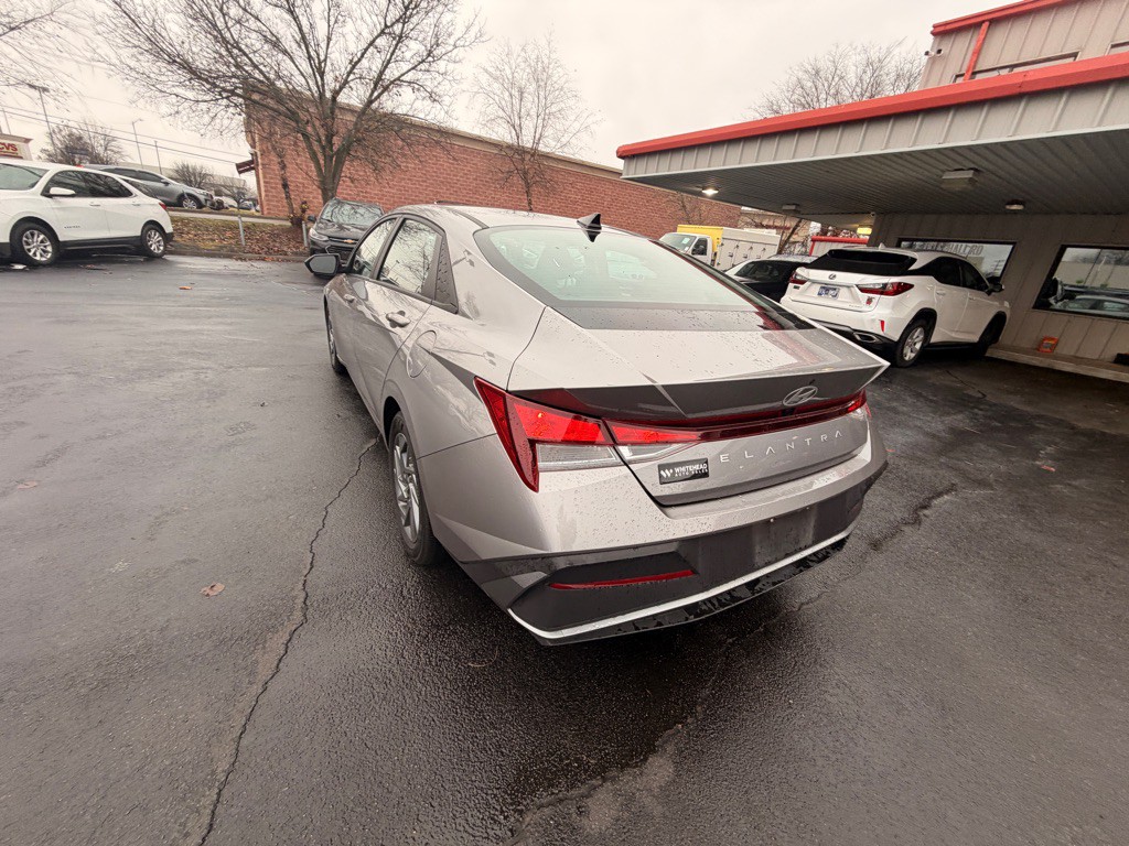 2024 Hyundai Elantra Image 4