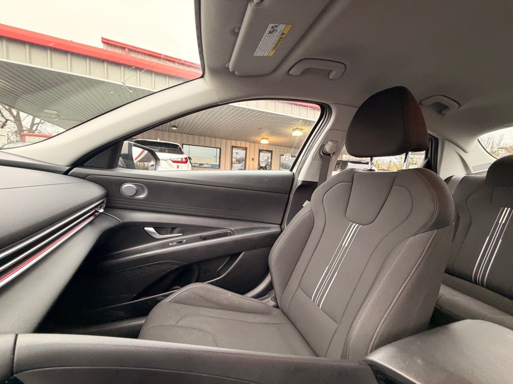 2024 Hyundai Elantra Image 7