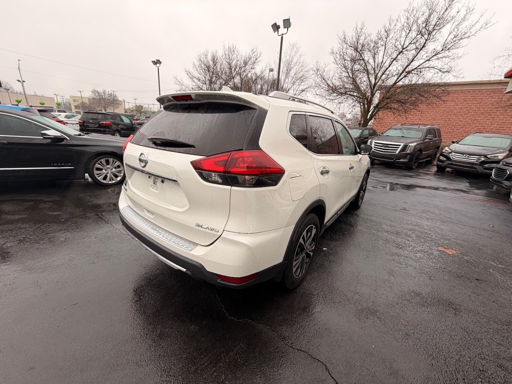 2018 Nissan Rogue Image 3