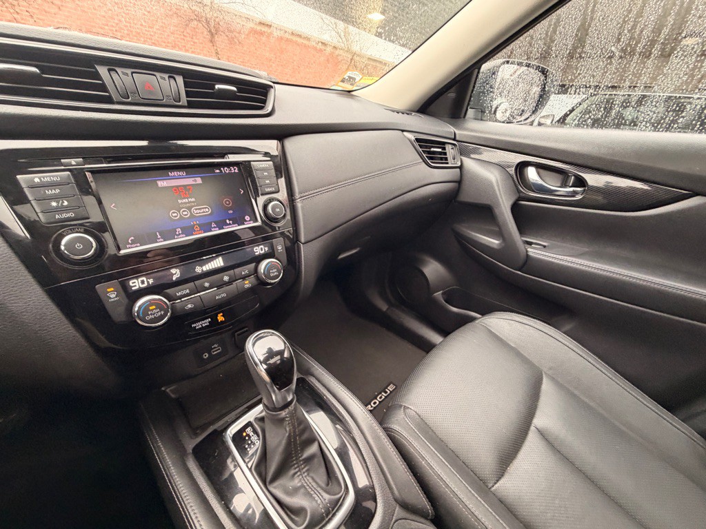 2018 Nissan Rogue Image 10