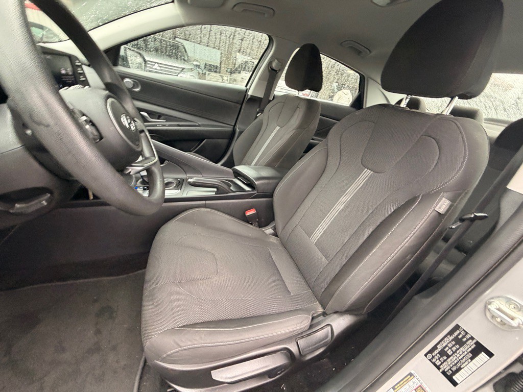 2021 Hyundai Elantra Image 8