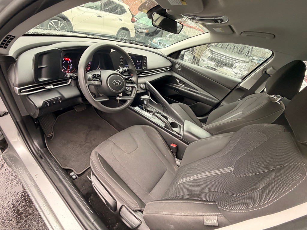 2021 Hyundai Elantra Image 9