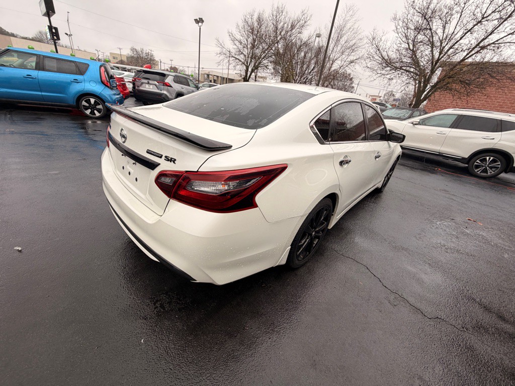 2018 Nissan Altima Image 3