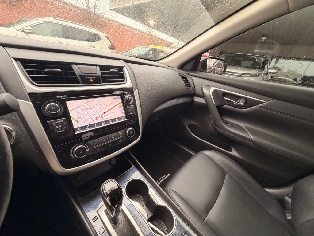 2018 Nissan Altima Image 10